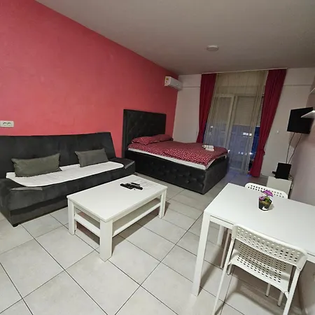 Nakiiii Apartmanii