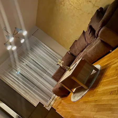Nakiiii Apartmanii