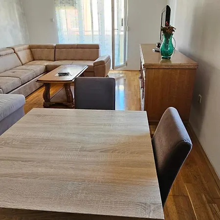 Nakiiii Apartmanii Apartment *