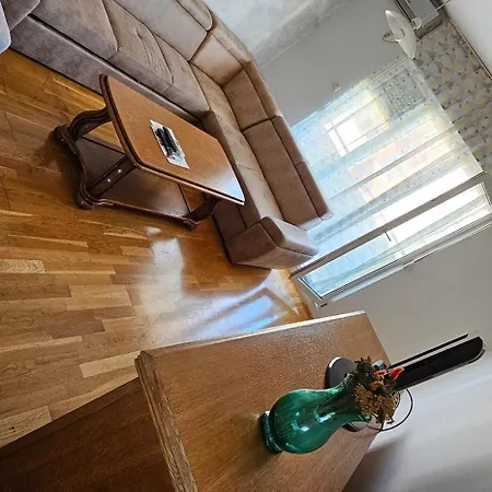 Nakiiii Apartmanii *