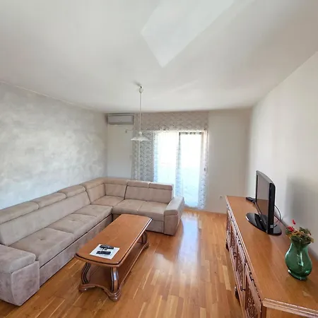 Nakiiii Apartmanii Апартаменти