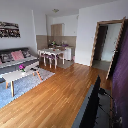 Nakiiii Apartmanii *