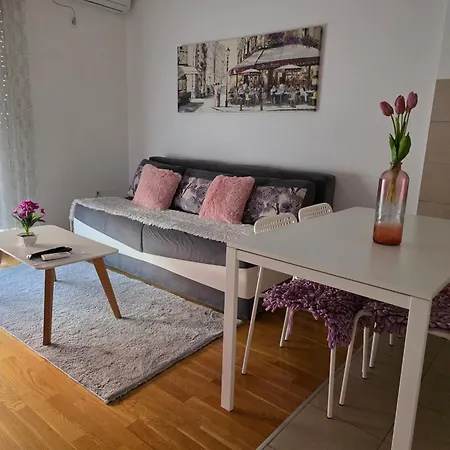 Nakiiii Apartmanii *